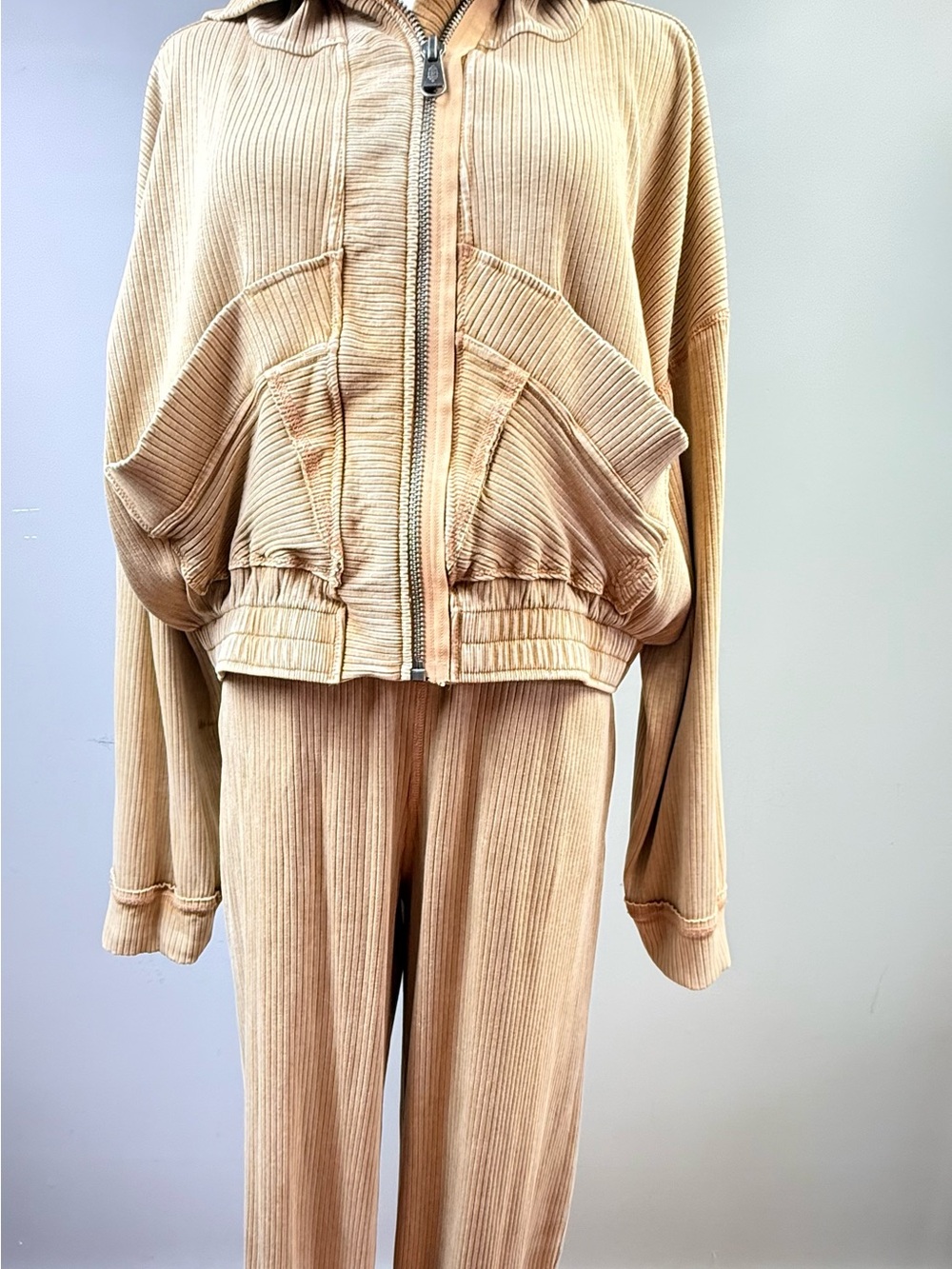 Free People Movement Time Out Set – Mixed Sizes
Size: Top Medium / Pants Small - Picture 3 of 5